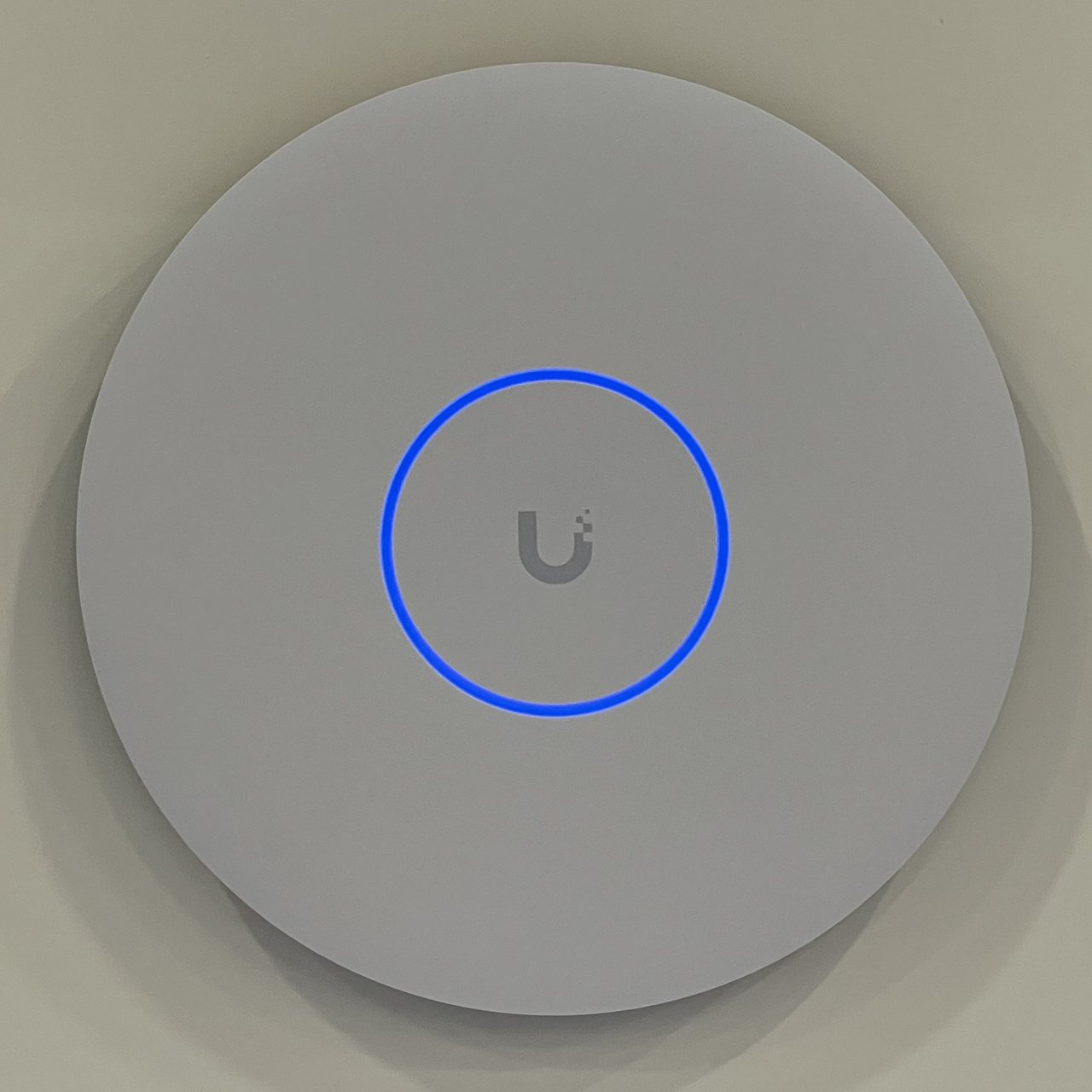 Ubiquiti UniFi U7 Pro XGS ceiling access point
